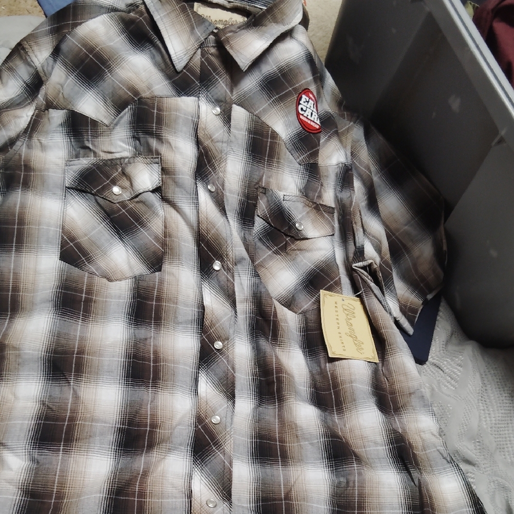 Wrangler Men's Brown Plaid Casual Button Down Shirt